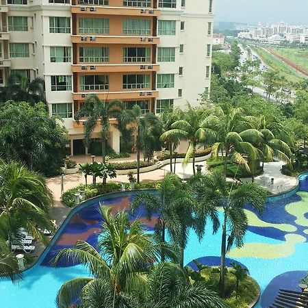 Qaiser Executive Stay East Lake Residence Kampong Bohol エクステリア 写真