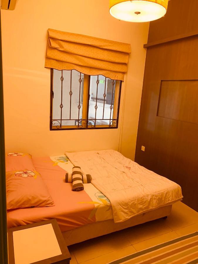Qaiser Executive Stay East Lake Residence Kampong Bohol エクステリア 写真