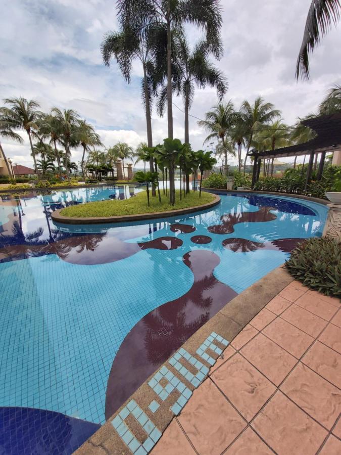 Qaiser Executive Stay East Lake Residence Kampong Bohol エクステリア 写真